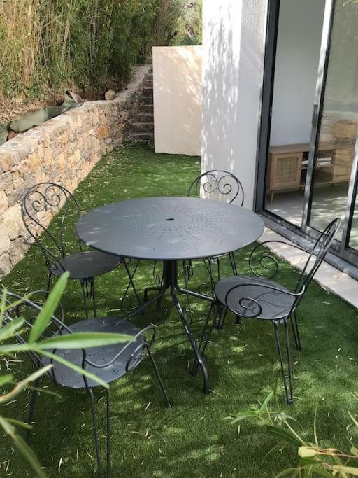 T2 Neuf Sur Jardin Proche Plage Carqueiranne Eksteriør bilde
